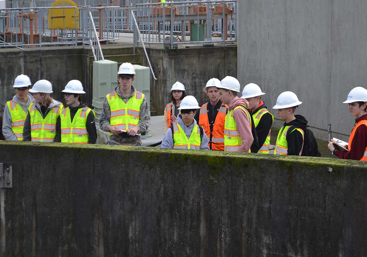 Students tour WES facilities