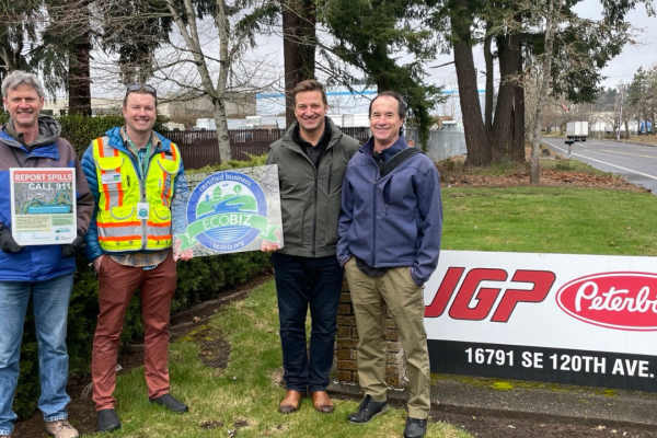 Jackson Group Peterbilt receiving their EcoBiz Certification